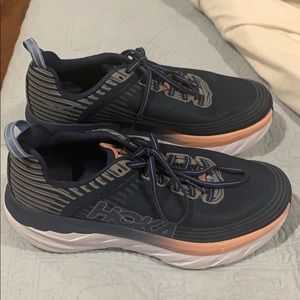 Women’s 9.5 Bondi 6 Hokas